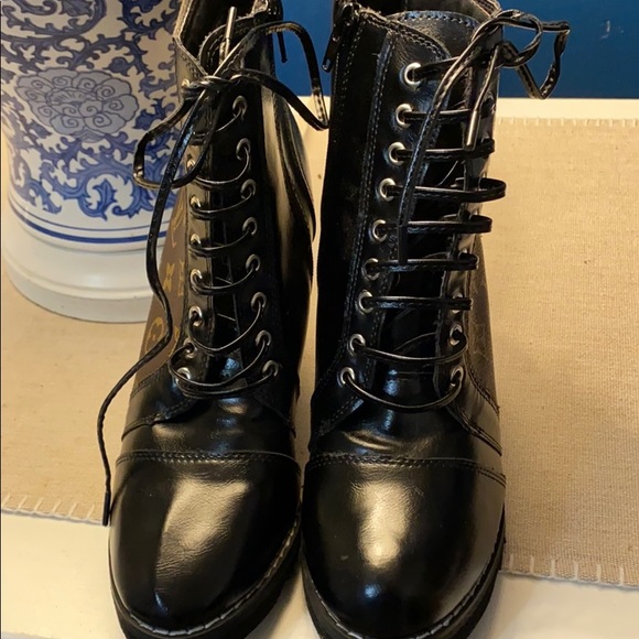 Women’s Brown and Black Booties Size 7.5 - Picture 3 of 7